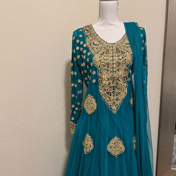Anarkali Aqua Green South Asian outfit - Picture 3 of 6